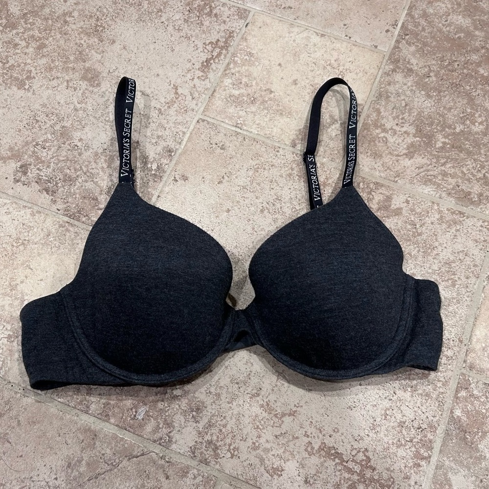 Victoria's Secret Lightly Lined T-Shirt Bra